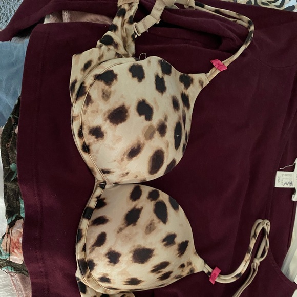 Push up bra Victoria secret fits good any B size and any B size - Picture 1 of 1